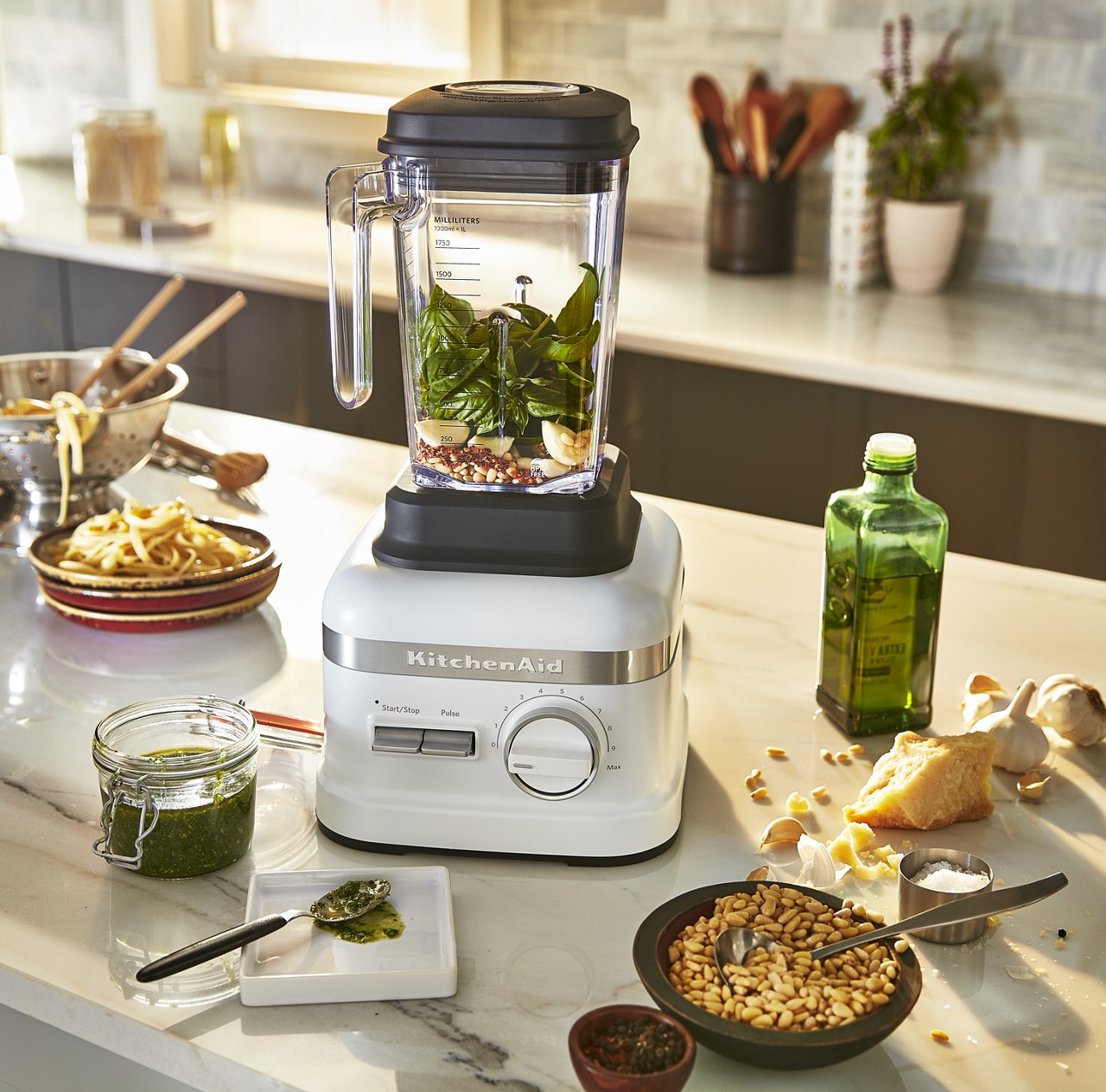 Find stylish and powerful blender models from KitchenAid. 